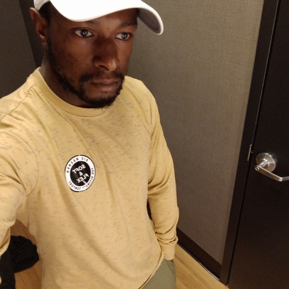 Style, Arrangement, Vanity, and Experience - Picture 4 of 5